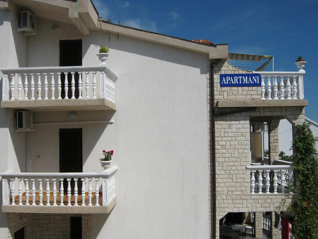 Apartments Nestor Tribalj Exteriér fotografie